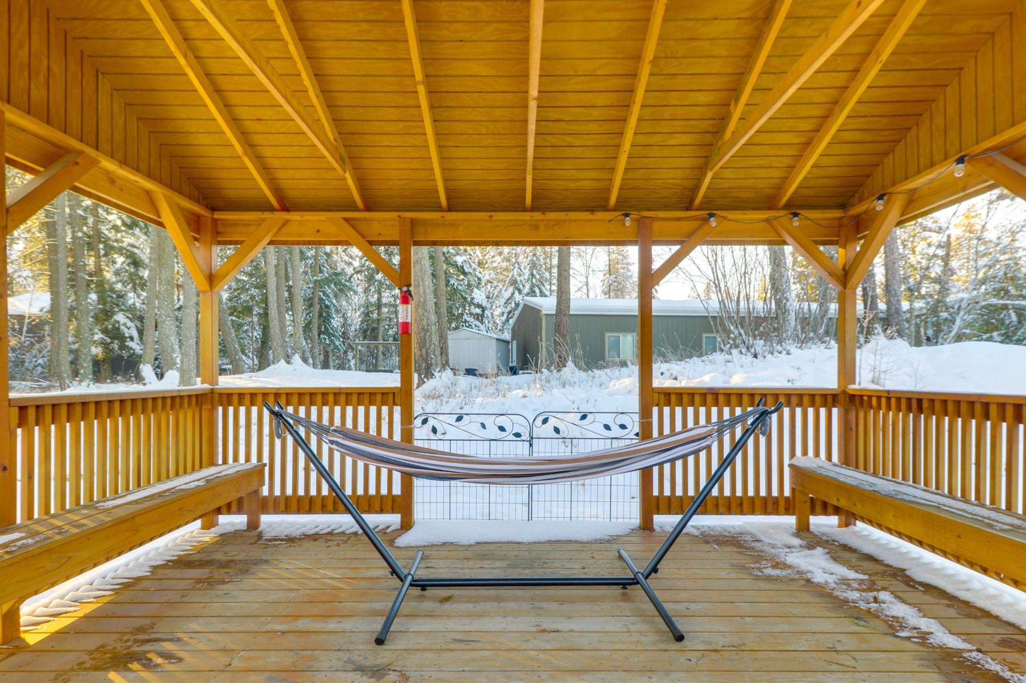 Columbia Falls Private Retreat Pool Table And Deck! エクステリア 写真